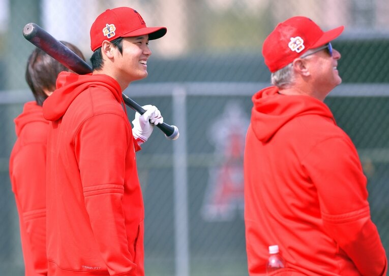 大谷を信頼し、耳を傾け続けるネビン監督　©JIJI PRESS