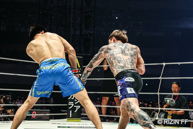 『超RIZIN.5』平本蓮vs.カルシャガ・ダウトベック　©RIZIN FF