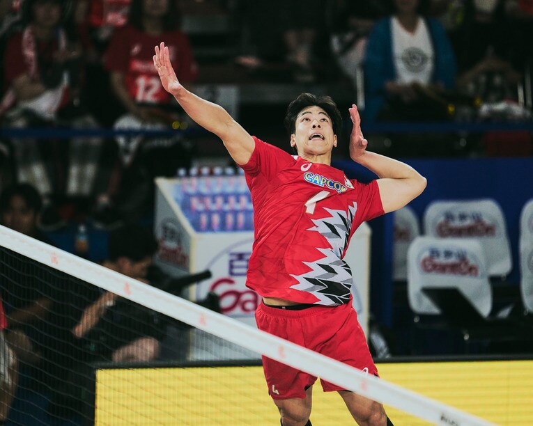 荒木絵里香の“推し”だという宮浦健人　©︎Yuki Suenaga