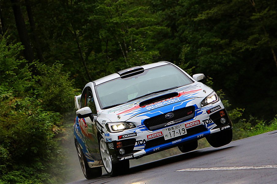全日本ラリー2015。国内復帰2年目の新井が本領発揮。<Number Web> photograph by TOYOTA