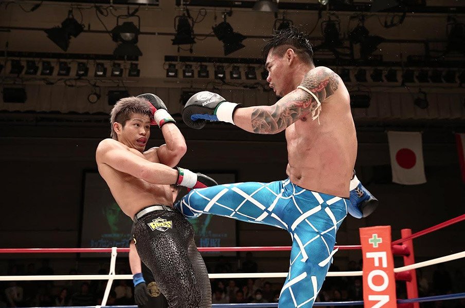 シュートボクシングのエースとして。鈴木博昭、どん底からの復活ロード。<Number Web> photograph by Chiyo Yamamoto
