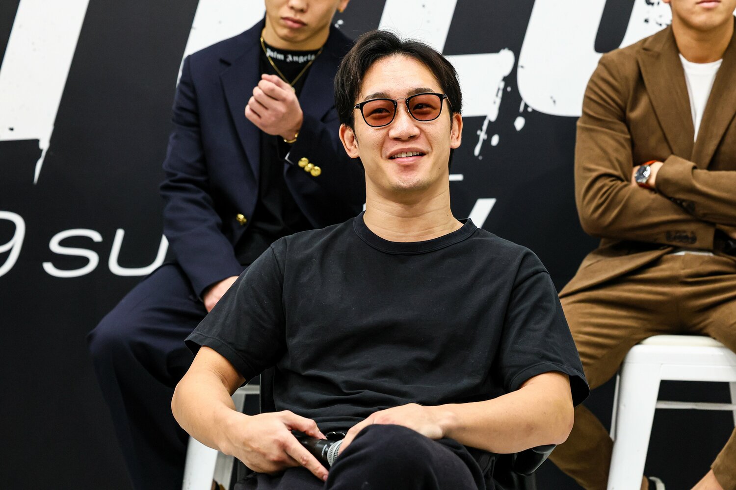 会見で笑みを浮かべる朝倉未来　©Susumu Nagao