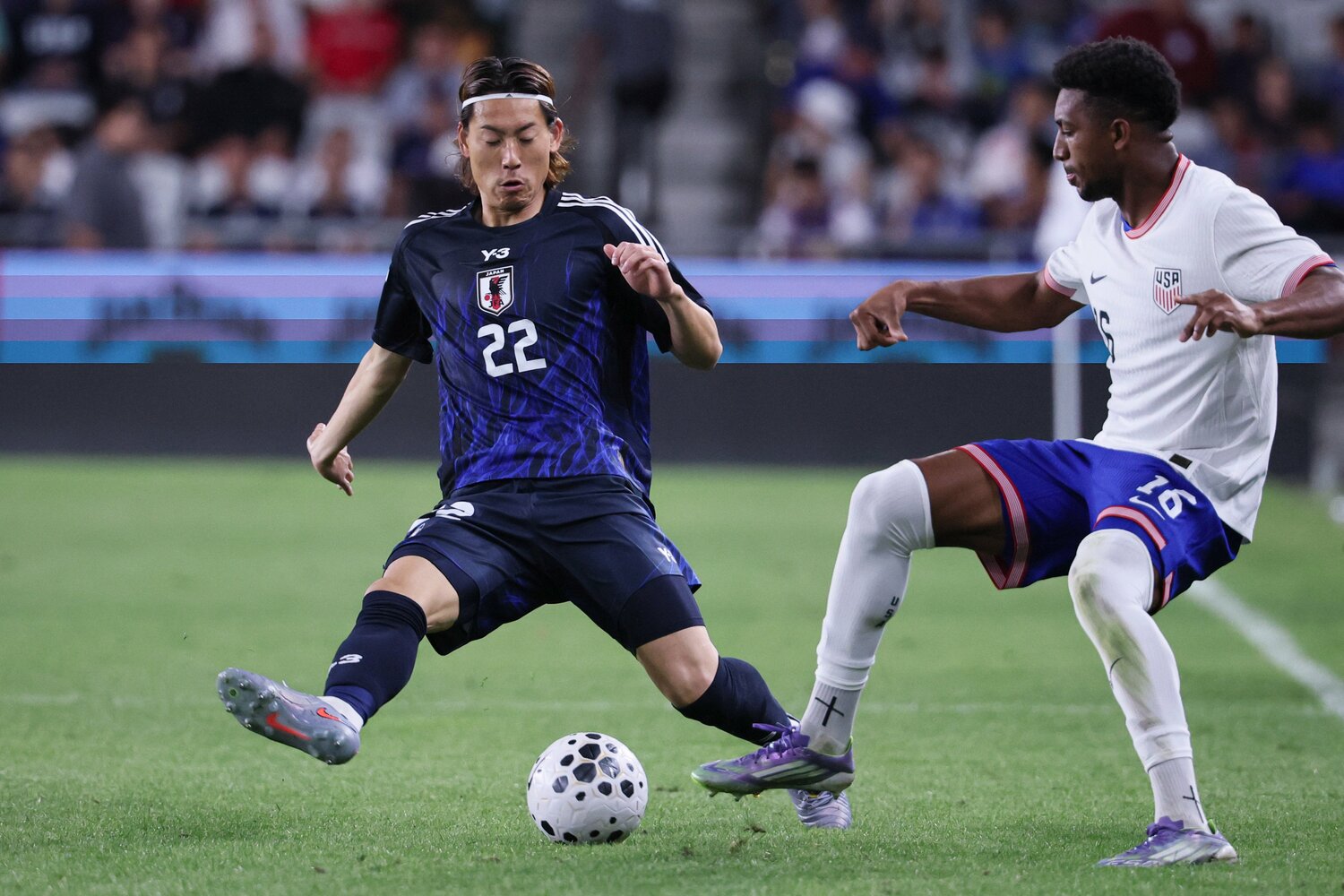 瀬古は本職のCBではなく左SBで起用された　©JIJI PRESS