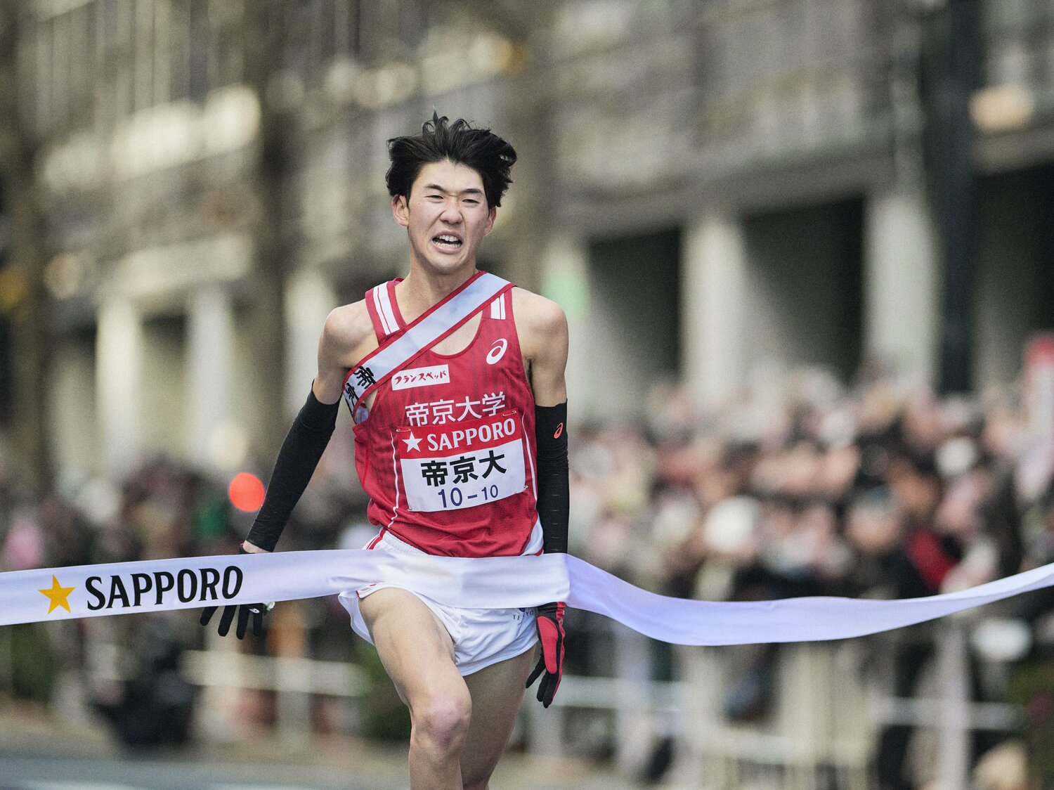 今年の箱根駅伝では大逆転でシード権を獲得した帝京のスカウトは？　©Yuki Suenaga