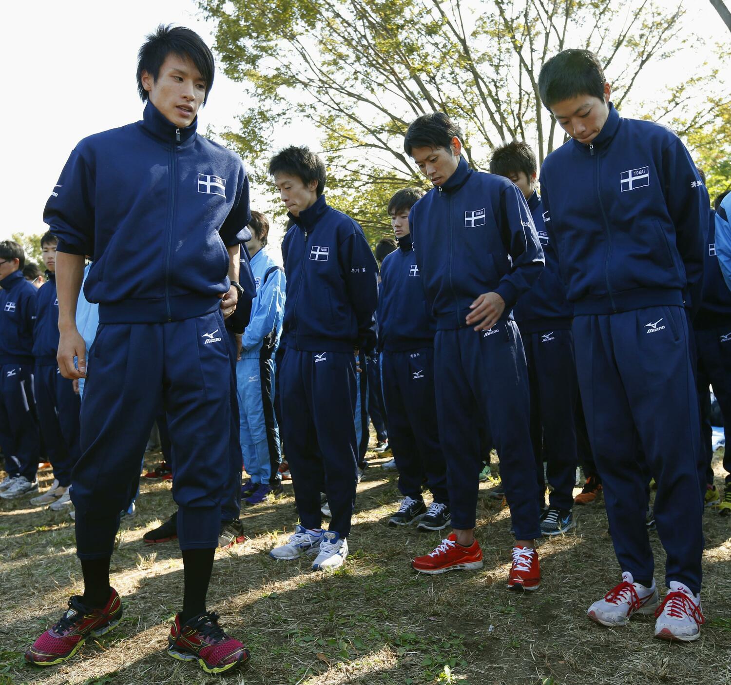 2012年の箱根駅伝予選会で東海大は実に40年ぶりの予選落ちを喫した。主将の村澤（左）は欠場だった　©KYODO