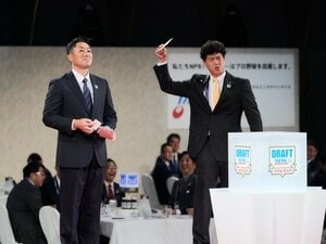 実は「12球団、指名はOKだった」…ドラフト佐々木麟太郎“1巡目競合指名”はなぜ起きた？ 現場でわかったソフトバンク・DeNAの「思惑」とは
