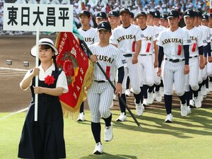 “福島の絶対王者”聖光学院を抑えた「ソフトボール出身」ナゾの“背番号17”は何者だった？ 高校で「球速15キロアップ」伏兵エースが挑む甲子園