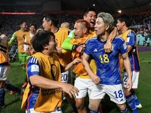 「あ、これはくるな」浅野拓磨が板倉滉を信じて走った瞬間…失意のW杯から4年、ドイツ代表GKノイアーをぶち抜く逆転ゴールを決めるまで