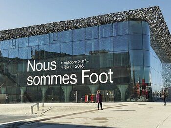 仏の人気博物館がサッカーの展覧会。それは政治、経済、芸術、人生である。＜Number Web＞ photograph by Alain Mounic