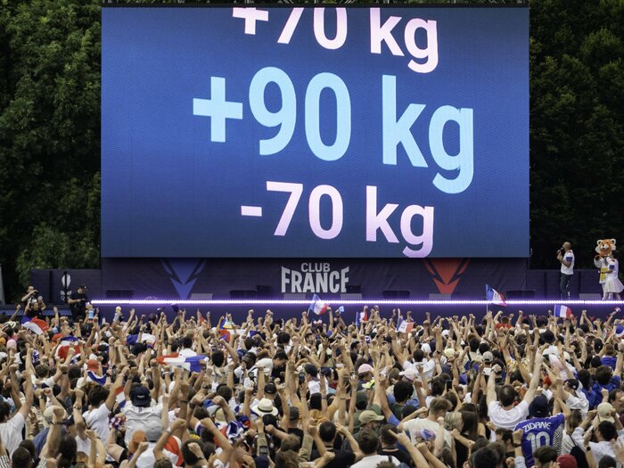 「怪しすぎ…」「出来レースっぽい」柔道“疑惑のルーレット”…なぜ日本人に不信感を抱かせた?「ボタンを押したのは私達じゃない」フランス柔道トップは主張<Number Web> photograph by AFLO