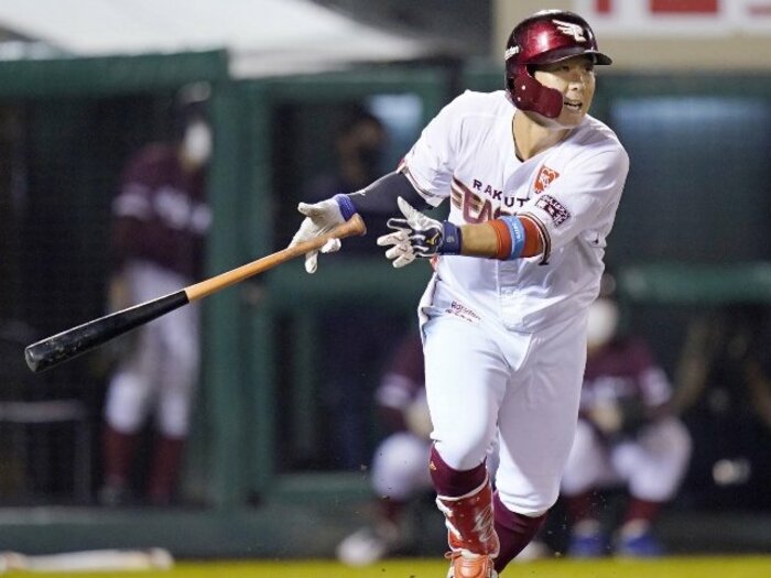 浅村、連日のホームランで楽天3連勝！美馬学との移籍対決、鈴木大地に軍配。＜Number Web＞ photograph by Kyodo News
