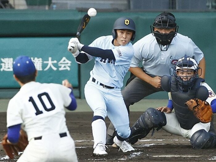 〈大阪桐蔭・盛岡大付を撃破〉近江「163cmの16番」の覚醒と重要任務とは? 1ケタ背番号を“剥奪”、継投時に交代させられても… <Number Web> photograph by Kyodo News