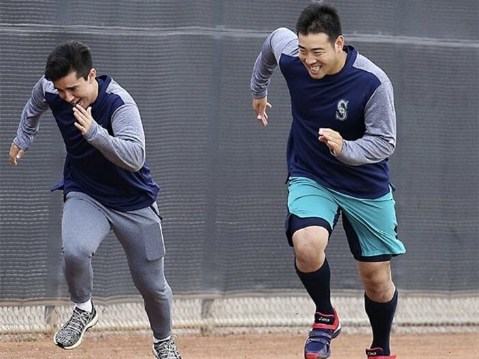 菊池雄星が自主トレに連れて行った3人の後輩に伝授した「成長の方法」。<Number Web> photograph by Kyodo News