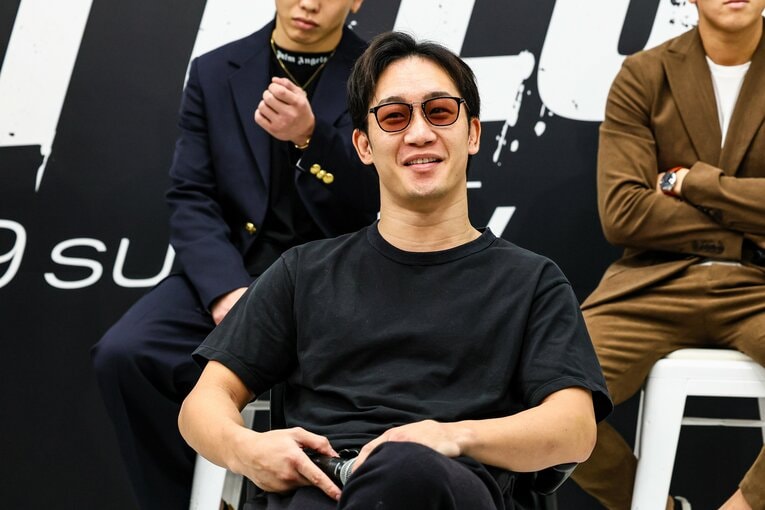 会見で笑みを浮かべる朝倉未来　©Susumu Nagao