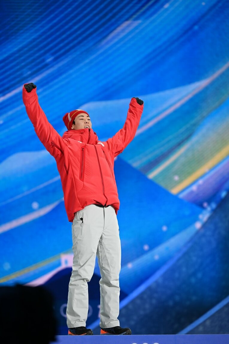 北京五輪メダルセレモニーの小林　©Naoya Sanuki/JMPA