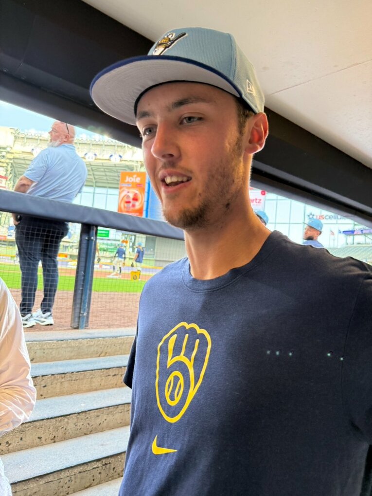 【番記者が撮った“テレビに映らない”大谷＆ドジャース写真】取材に応じてくれた全米注目のミジオロウスキー　©Naoyuki Yanagihara