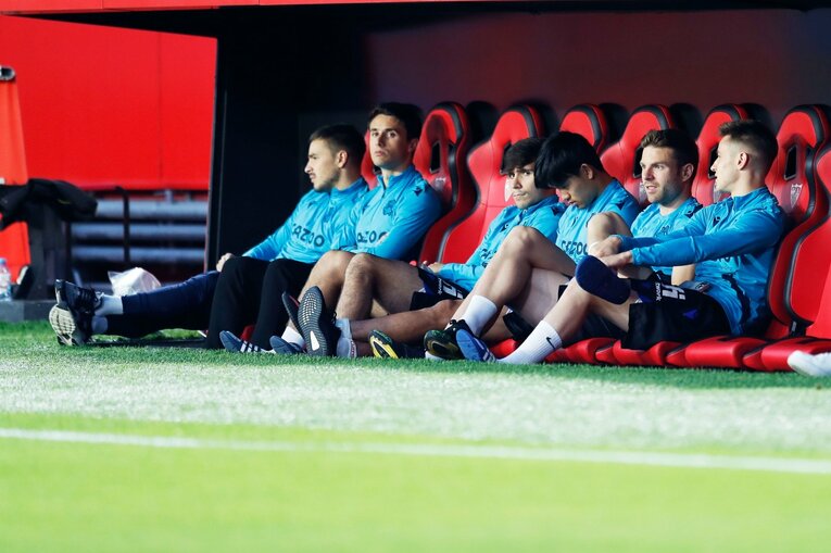 久保建英「脱臼ケガ明け緊急出場」を撮った…W杯へ頼もしい攻撃力と“激論”、気になるのは“ほぼ90分プレー時の疲労感”(4)