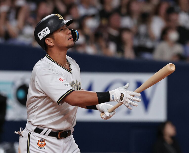 昨シーズン首位打者の頓宮が今季は苦しんでいる　©JIJI PRESS