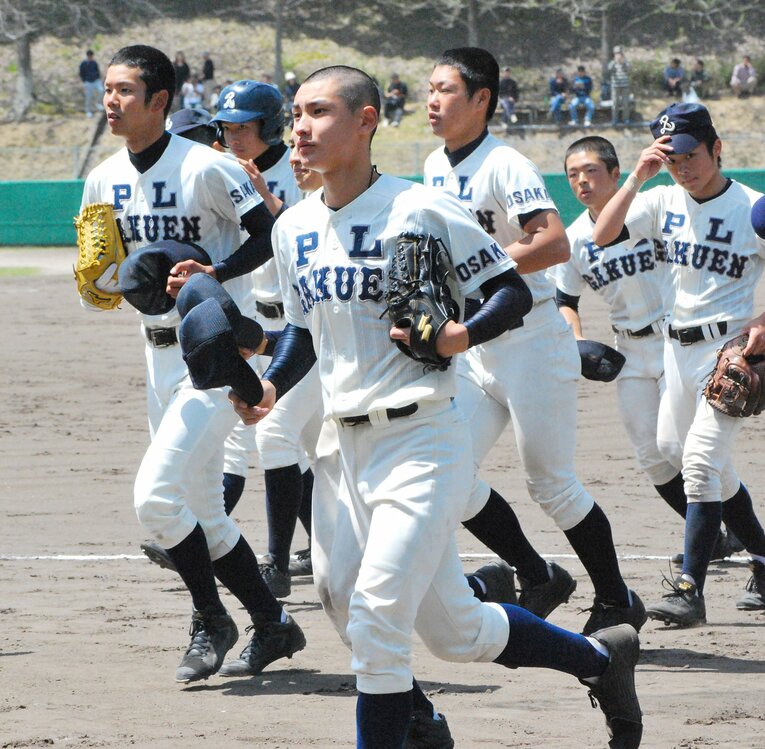 【PL学園、最後の夏】梅田翔大主将（右から4人目）らPL学園ナイン ©JIJI PRESS