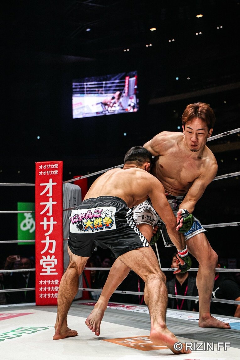 朝倉未来vsシェイドゥラエフ【スワイプするとそのほかの写真もご覧になれます】　©RIZIN FF
