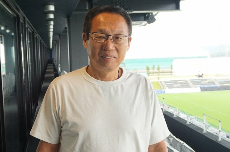 今治里山スタジアムでインタビューに応じたFC今治会長の岡田武史（66歳）。建設費40億円をいかにして自前で調達したのか ／ photograph by Toshio Ninomiya