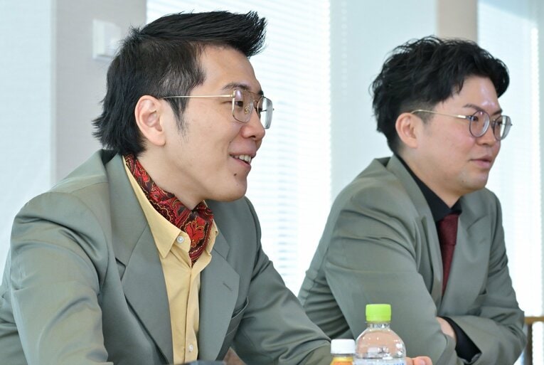 結成14年、3年連続でM-1決勝に出場したヤーレンズ（ケイダッシュステージ所属）。楢原真樹（ボケ担当、39歳、写真左）と出井隼之介（ツッコミ担当、38歳）