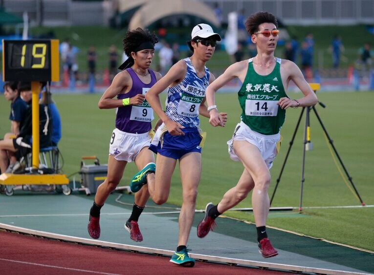 6月17日の全日本大学駅伝関東地区選考会。3組を走った立教大・山本羅生（3年、9番）　©Asahi Shimbun
