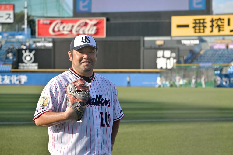 かつてヤクルトの中継ぎとして活躍し、現・打撃投手の佐藤賢さん　©Hideki Sugiyama