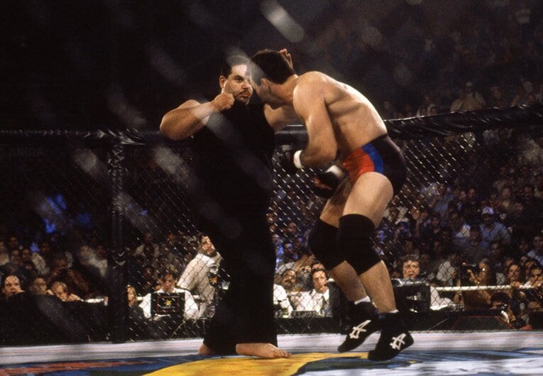 プエルトリコで開催された『UFC.8』。当時は素手でのファイトが認められた過激なルールだった