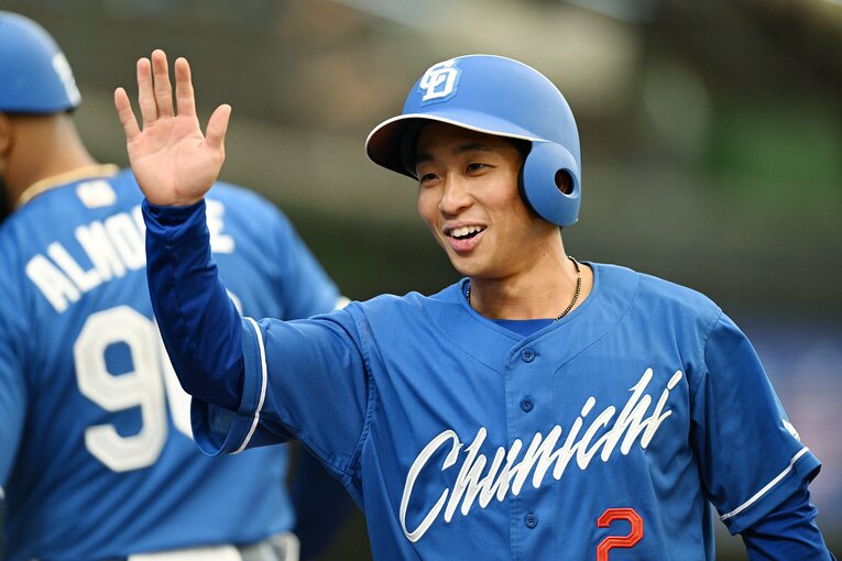 中日のショート・田中幹也（22歳）。2022年ドラフト6位、亜細亜大出身　©JIJI PRESS