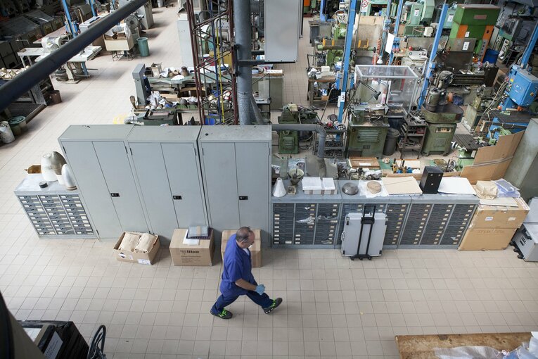 W杯製造工程の様子　©Paolo Vezzoli