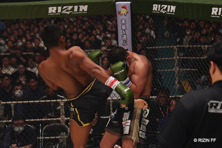 ブアカーオ・バンチャメークvs.木村“フィリップ”ミノル　©RIZIN FF
