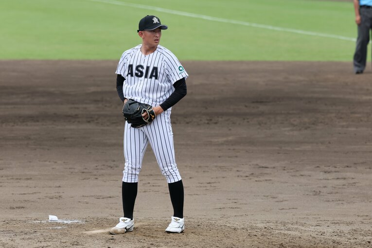 広島2位、亜細亜大の齊藤のピッチングフォーム（１／５）　©︎Shigeki Yamamoto