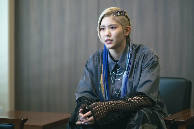 インタビューに答える皇希。そのキャリアは短いながらも濃密だ