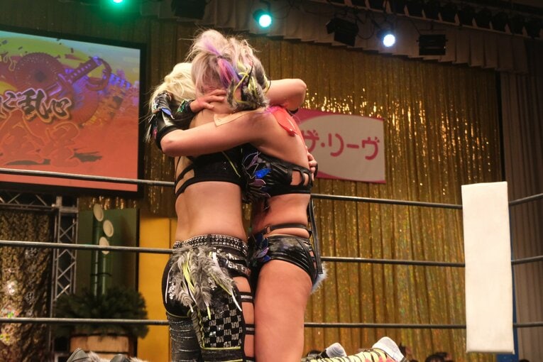 「スターダムをクビになって…」人気女子プロレスラーが初告白　ウナギ・サヤカ“超満員の自主興行”に密着して感じた「不思議な風格」(53)