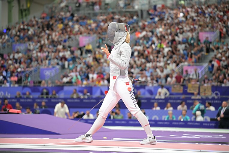 女子サーブル個人3回戦、江村美咲vs.チェ・セビン　©JMPA