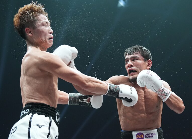 最終ラウンド、意地の攻勢に出るアフマダリエフ　©Naoki Fukuda