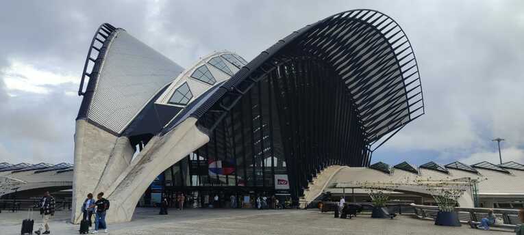 リヨンのサンテグジュペリ駅　©Hiroaki Sawada
