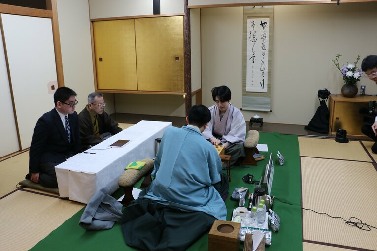 王将戦第5局、激選後の2人の様子（写真は右に続きます）　©Shintaro Okawa