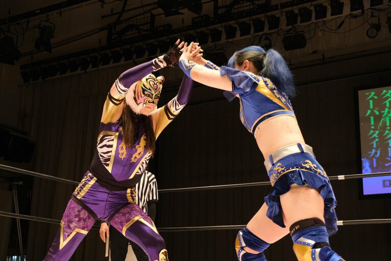 世羅りさに真っ向勝負を挑んだクイーンだが…