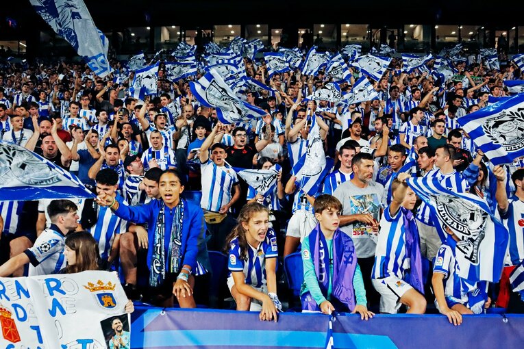 「タケはゴレアドール（点取り屋）だ！」“TAKEユニ少年”の久保建英評…初CLにリーガ6戦4発「ソシエダサポの愛と期待」は高まるばかり(5)