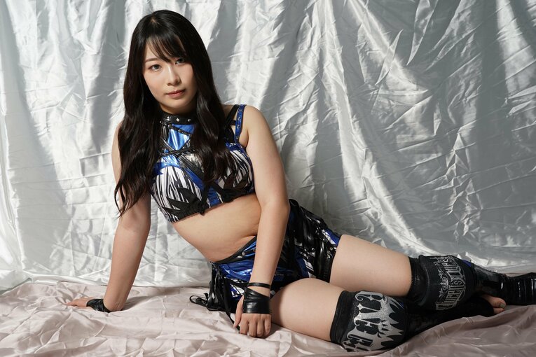 「もし双子じゃなかったら…」“スターダムの女子高生3姉妹”の末妹・妃南15歳に聞く「姉たちに伝えたいこと」《特別グラビア》(12)