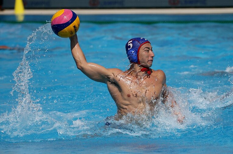 水球日本代表。6月の水球ワールドリーグ、フランス戦で ／ photograph by AFLO