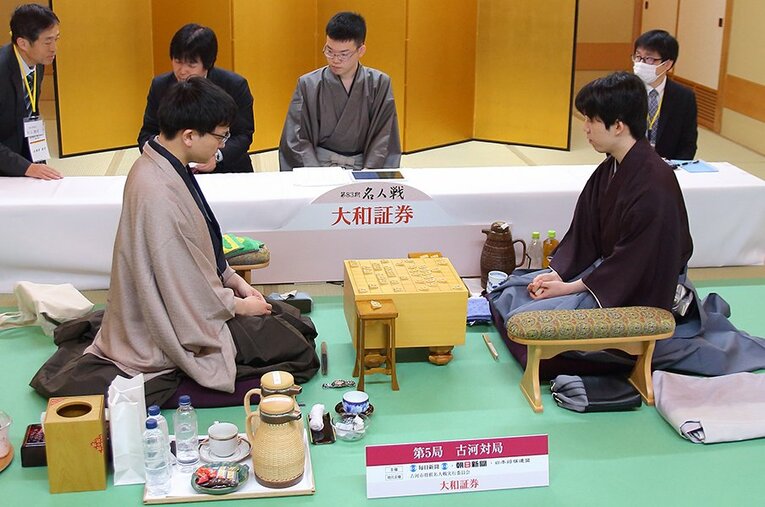 名人戦第5局、千日手成立時の両対局者 ／ photograph by 日本将棋連盟