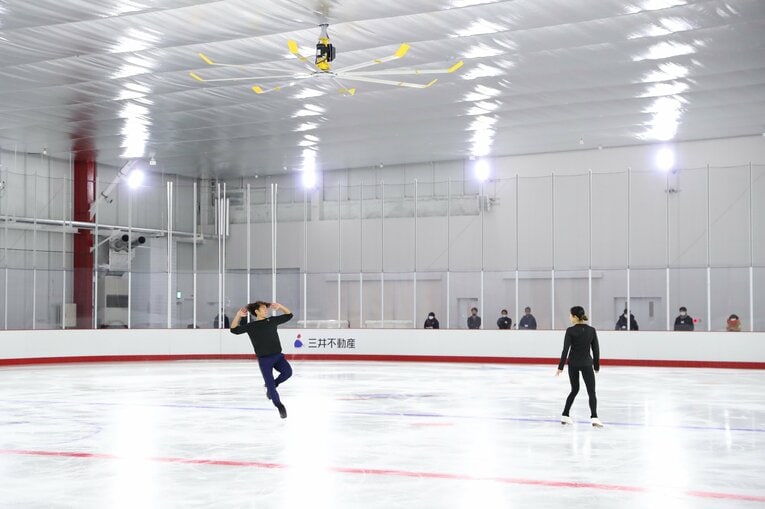 2020年12月にオープンした「三井不動産アイスパーク船橋」。写真はオープン祝賀イベントでの村元哉中・高橋大輔ペア　©AFLO