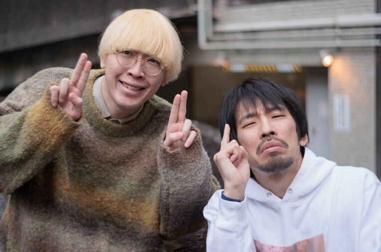 結成10年で2年連続M-1決勝出場となった真空ジェシカ。川北茂澄（ボケ、ネタ作り担当、右）とガク（ツッコミ担当）。おぎやはぎやアンタッチャブルと同じ人力舎所属 ／ photograph by Atsushi Hashimoto