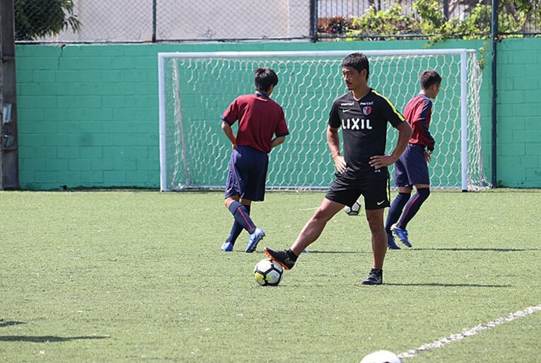 小笠原満男がブラジルで見た競争力。「うまくなる子は少しでも早く来る」(3)