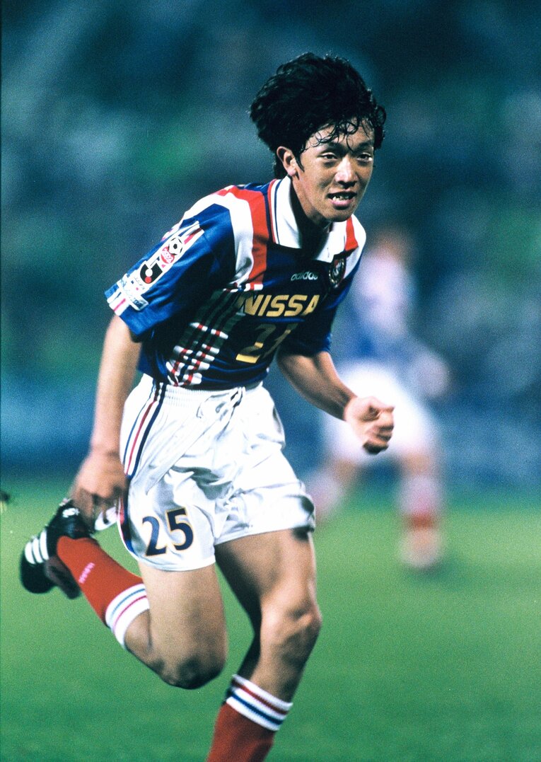 1997年に横浜マリノス（現横浜F・マリノス）に入団した中村俊輔　©Sports Graphic Number