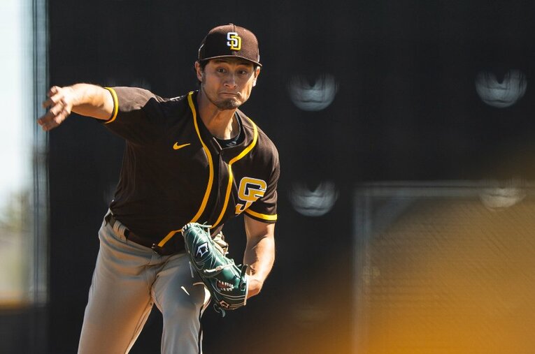 開幕に向けてキャンプで練習をするダルビッシュ有投手 ／ photograph by Getty Images