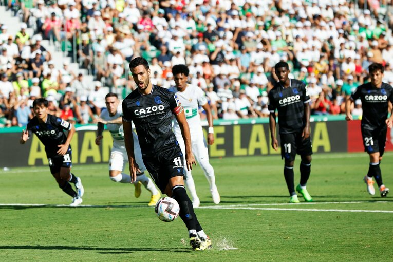 「久保建英が信頼され始めた」証拠かも…ソシエダサポの「Take,Take」に日本人カメラマンが感じた“海外組あるある”とは(18)